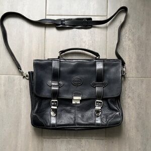Roots messenger bag/brief case.   Great condition.   Classic.